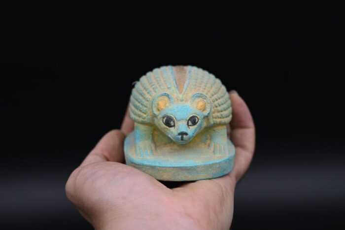 Egyptian Hedgehog Statue: Stone Replica - صورة إضافية 2