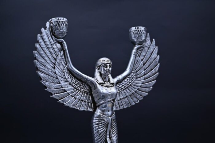 Egyptian Winged Goddess Isis Statue, in Egypt - صورة إضافية 3