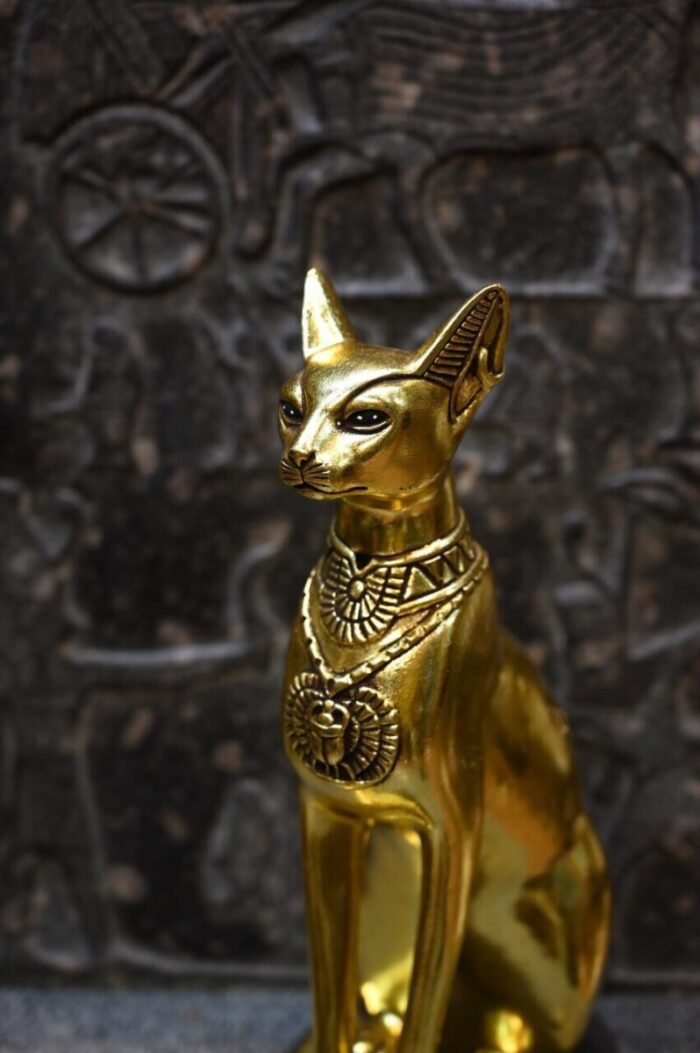 Golden Bastet Statue, Egyptian Goddess of Protection, Replica - صورة إضافية 10