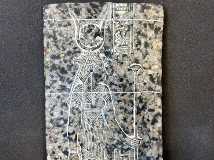 Granite Isis Relief, Egyptian Goddess Replica - صورة إضافية 3