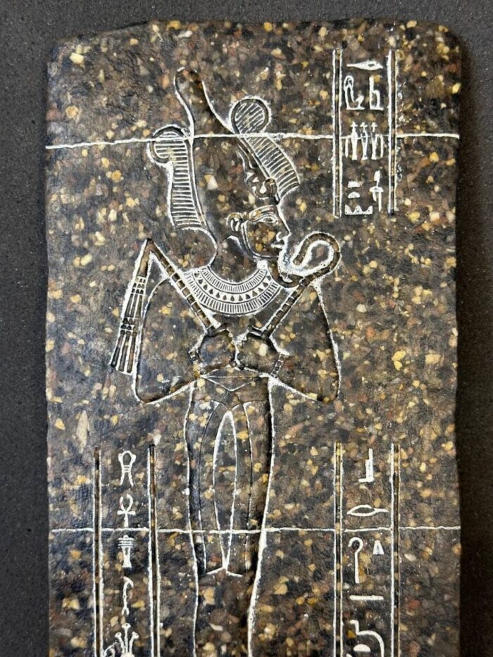 Granite Osiris Relief: Ancient Egyptian Decor - صورة إضافية 2