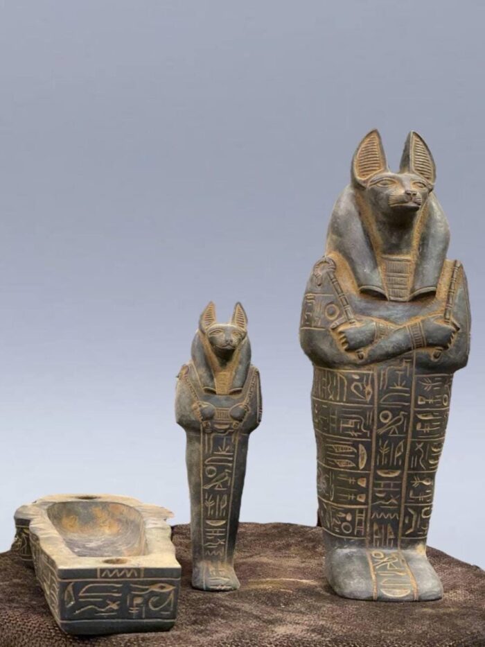 Hand-Carved Basalt Anubis Sarcophagus: Egyptian God Statue (40cm)