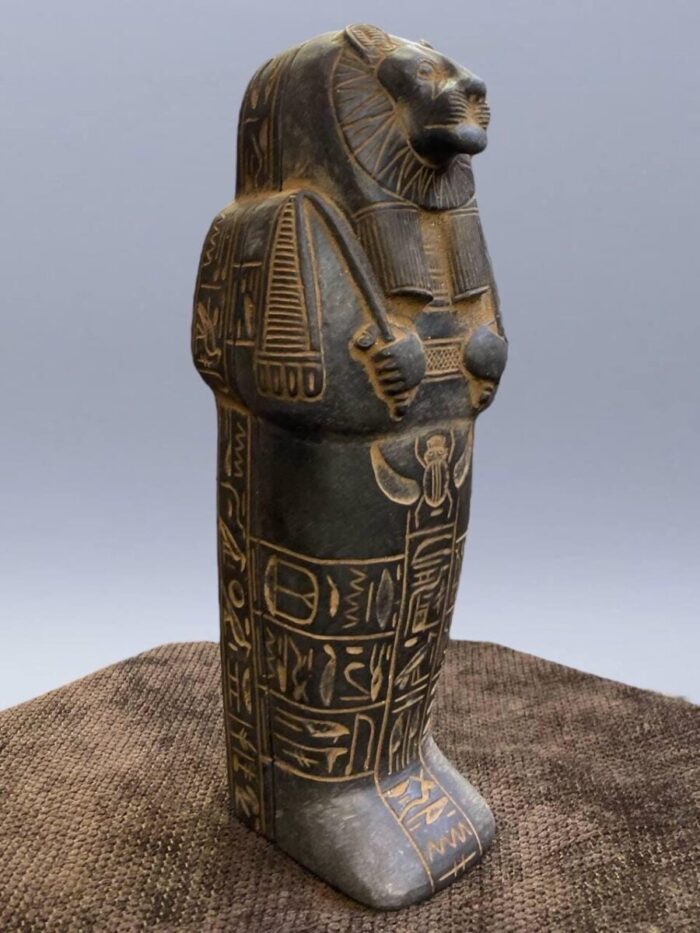 Hand Carved Basalt Sekhmet Sarcophagus, Ancient Egyptian Goddess Replica - صورة إضافية 3