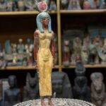 Hathor-Goddess of heaven, love, beauty, happiness and fertility in ancient Egyptian mythology-sculpture antiques statue - صورة إضافية 3