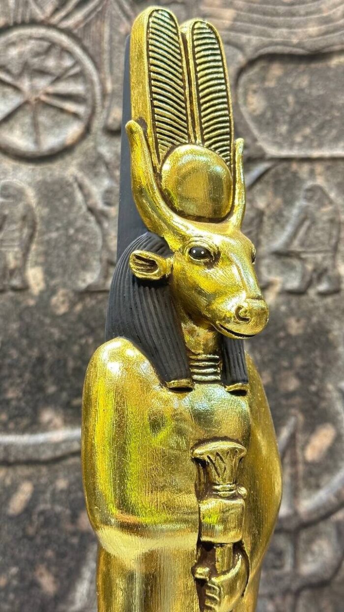 Hathor Statue – Egyptian Goddess of Love, Beauty, and Fertility - صورة إضافية 10
