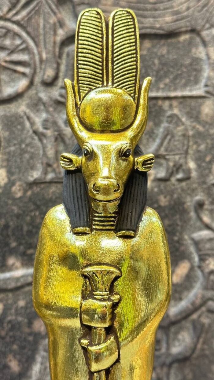Hathor Statue – Egyptian Goddess of Love, Beauty, and Fertility - صورة إضافية 7