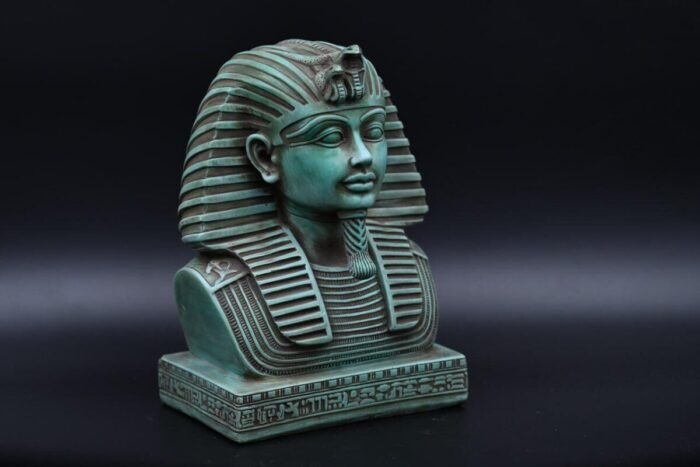 King Tutankhamun Mask: Egyptian Museum Replica - صورة إضافية 2