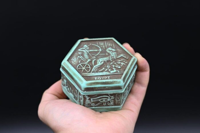 Pharaoh Ramesses II Box: Egyptian Antiquities, Battle of Kadesh - صورة إضافية 2