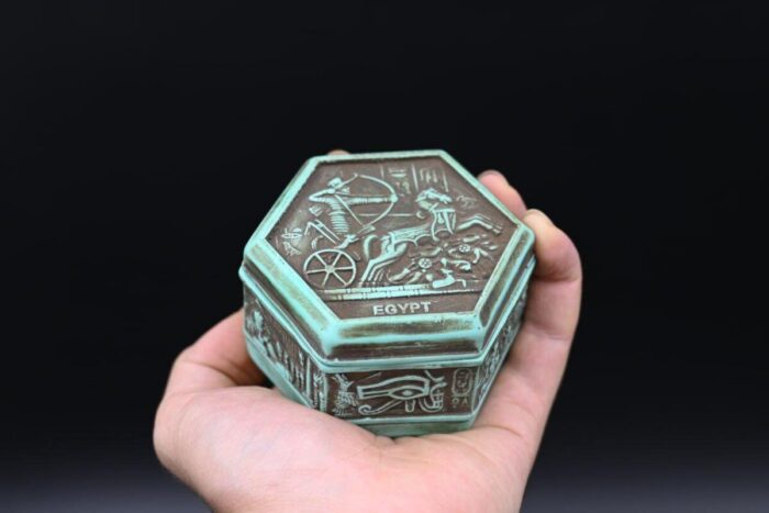 Pharaoh Ramesses II Box: Egyptian Antiquities, Battle of Kadesh - صورة إضافية 3