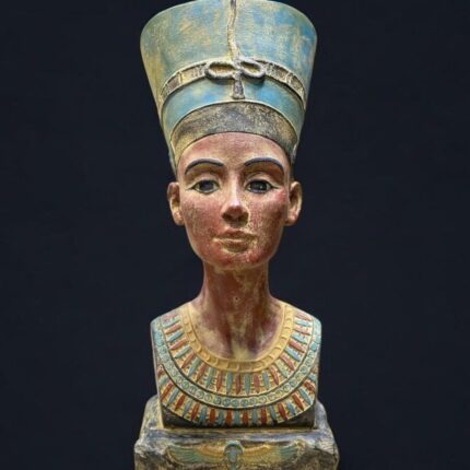 Queen Nefertiti Bust Statue – 30cm Egyptian Replica, Stone Finish Decor