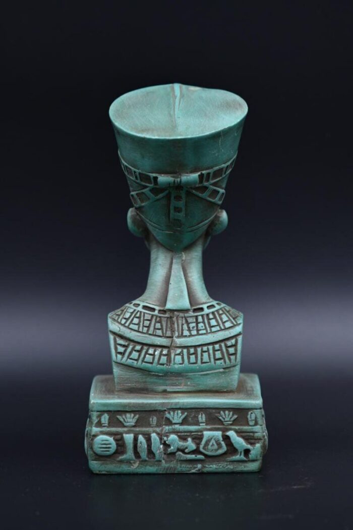 Queen Nefertiti Statuette: Egyptian Home Decor Replica - صورة إضافية 3