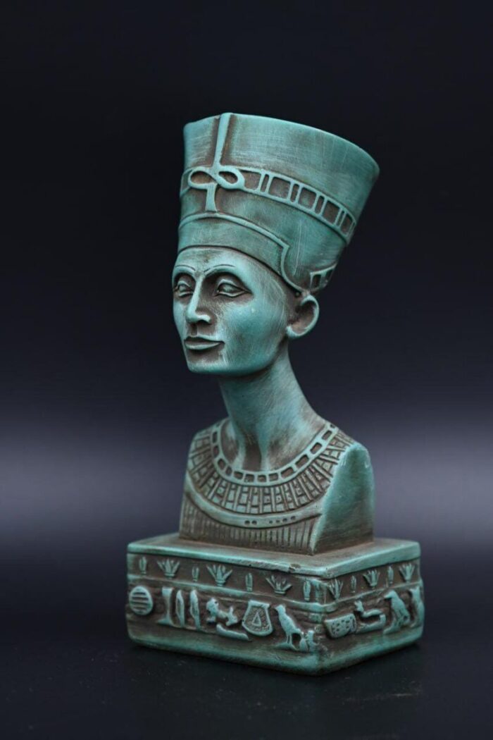 Queen Nefertiti Statuette: Egyptian Home Decor Replica - صورة إضافية 5
