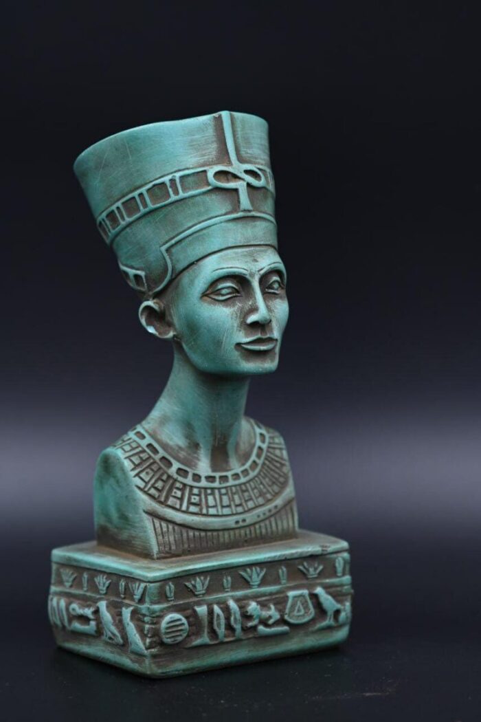 Queen Nefertiti Statuette: Egyptian Home Decor Replica - صورة إضافية 6