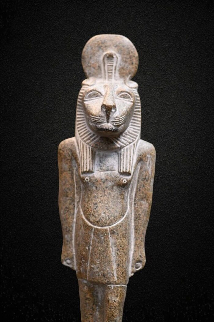 Red Granite Sekhmet Statue, Ancient Egyptian Lion Goddess - صورة إضافية 7