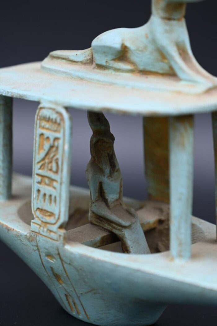 Stone Anubis Boat Statue with Horus - Egyptian Replica - صورة إضافية 4