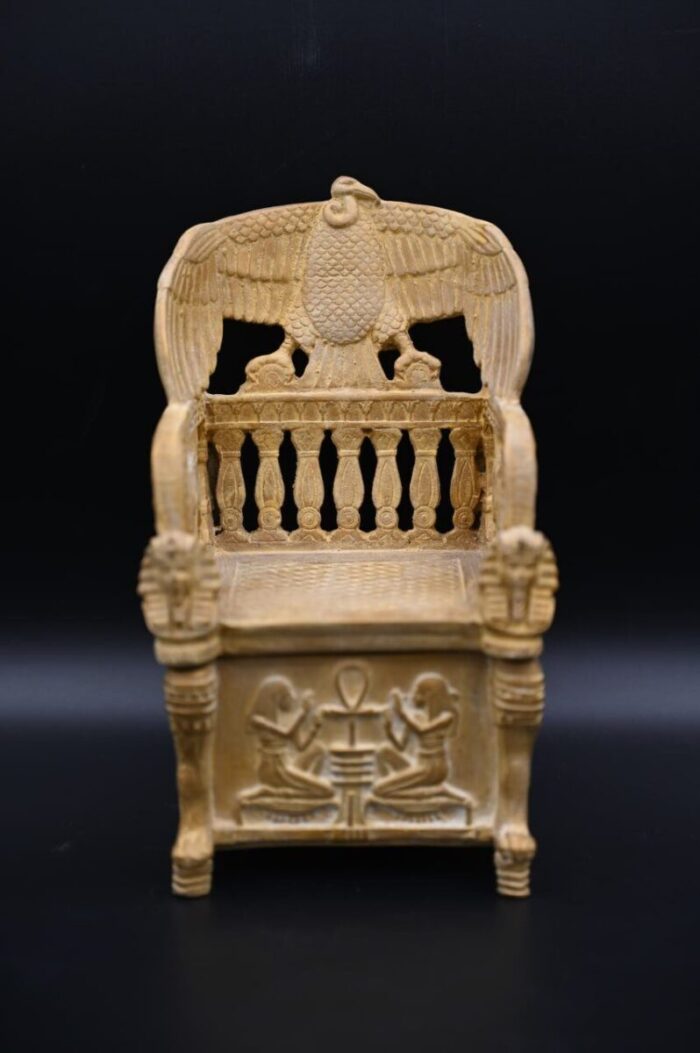 Throne of King Tutankhamun, Egyptian , Made in Egypt - صورة إضافية 2