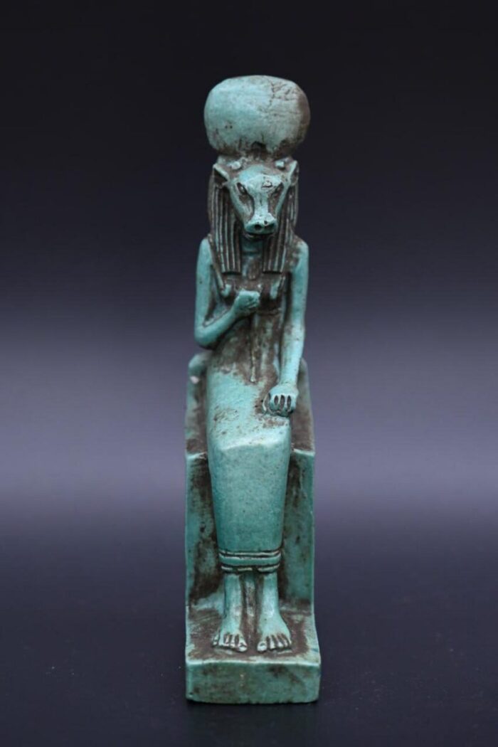 Vintage Egyptian Hathor Statue, Goddess of Love, Stone Replica - صورة إضافية 4