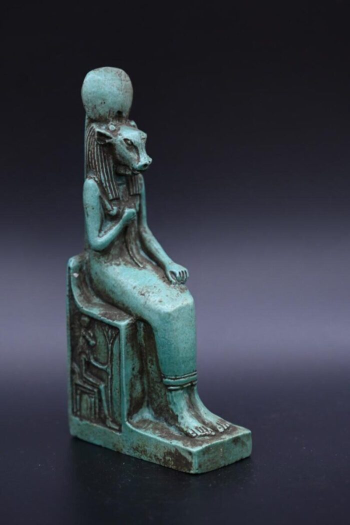 Vintage Egyptian Hathor Statue, Goddess of Love, Stone Replica - صورة إضافية 5
