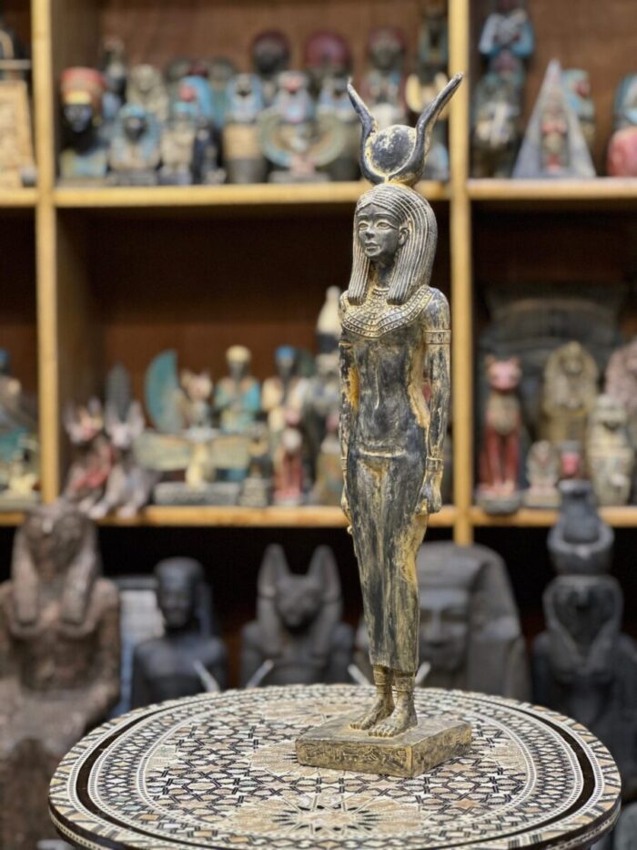 Vintage Hathor-Goddess of heaven,love,beauty, happiness-fertility in ancient Egyptian mythology-sculpture antiques statue-Egypt mythology - صورة إضافية 9