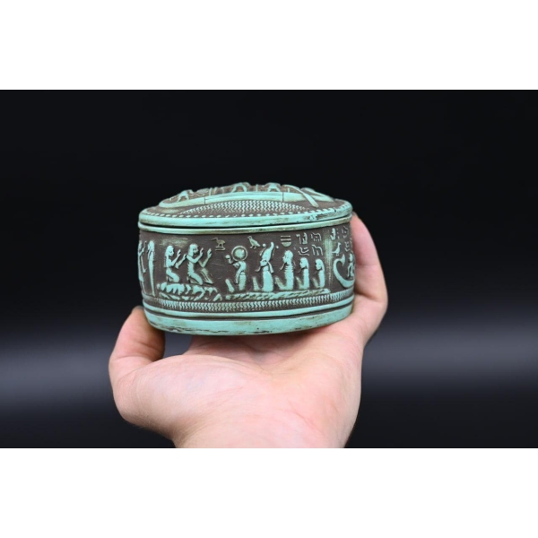 An Egyptian box inscribed with pharaonic inscriptions-Antiques Replica Ancient Egyptian made in Egypt - صورة إضافية 3