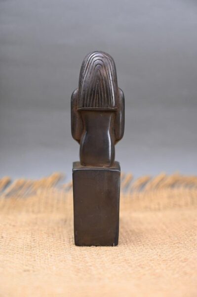 Black Basalt Isis Statue, Egyptian Goddess of Love - صورة إضافية 3