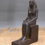 Black Basalt Isis Statue, Egyptian Goddess of Love - صورة إضافية 4
