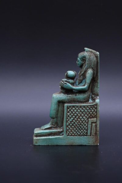 Egyptian Goddess Isis Statue, Stone Replica - صورة إضافية 3
