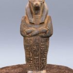 Hand-Carved Basalt Anubis Sarcophagus: Egyptian God Statue (40cm) - صورة إضافية 9