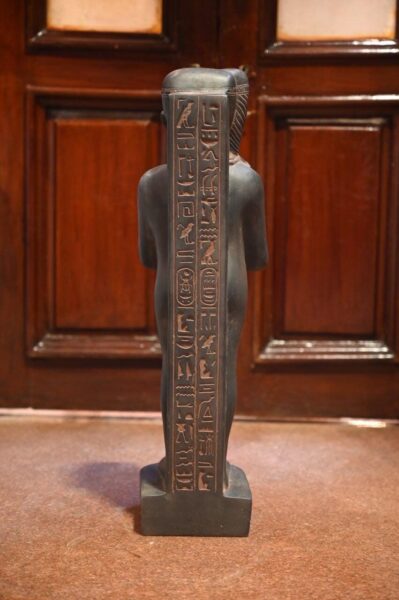 Hand-Carved Basalt Khonsu Statue: Egyptian Moon God Sculpture (58cm) - صورة إضافية 10