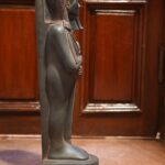 Hand-Carved Basalt Khonsu Statue: Egyptian Moon God Sculpture (58cm) - صورة إضافية 3