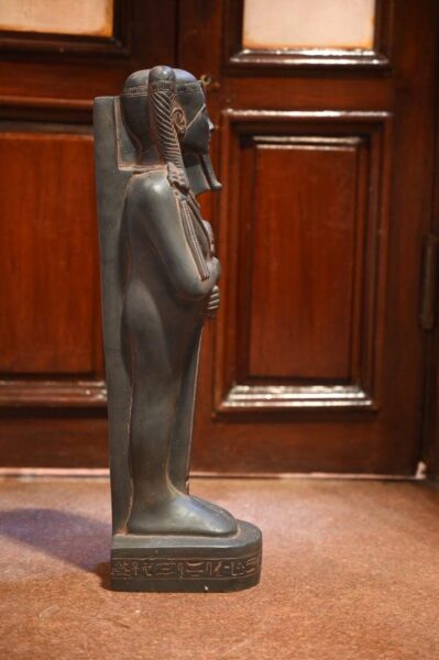 Hand-Carved Basalt Khonsu Statue: Egyptian Moon God Sculpture (58cm) - صورة إضافية 3