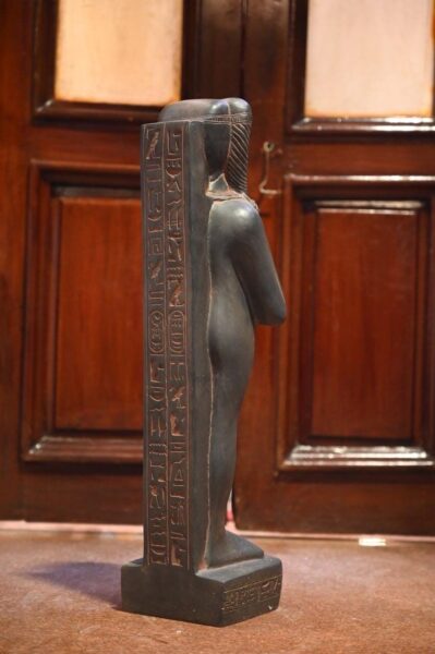 Hand-Carved Basalt Khonsu Statue: Egyptian Moon God Sculpture (58cm) - صورة إضافية 4