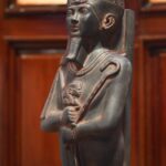 Hand-Carved Basalt Khonsu Statue: Egyptian Moon God Sculpture (58cm) - صورة إضافية 5