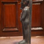 Hand-Carved Basalt Khonsu Statue: Egyptian Moon God Sculpture (58cm) - صورة إضافية 6