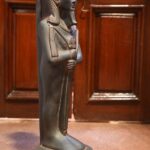 Hand-Carved Basalt Khonsu Statue: Egyptian Moon God Sculpture (58cm) - صورة إضافية 7