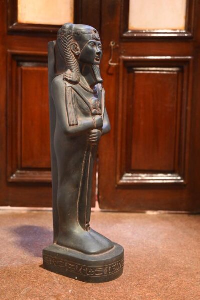 Hand-Carved Basalt Khonsu Statue: Egyptian Moon God Sculpture (58cm) - صورة إضافية 7