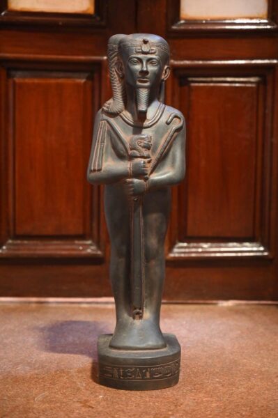 Hand-Carved Basalt Khonsu Statue: Egyptian Moon God Sculpture (58cm) - صورة إضافية 8