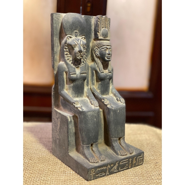 Hand-Carved Basalt Statue: Sekhmet & Hathor, Egyptian Goddesses - صورة إضافية 3