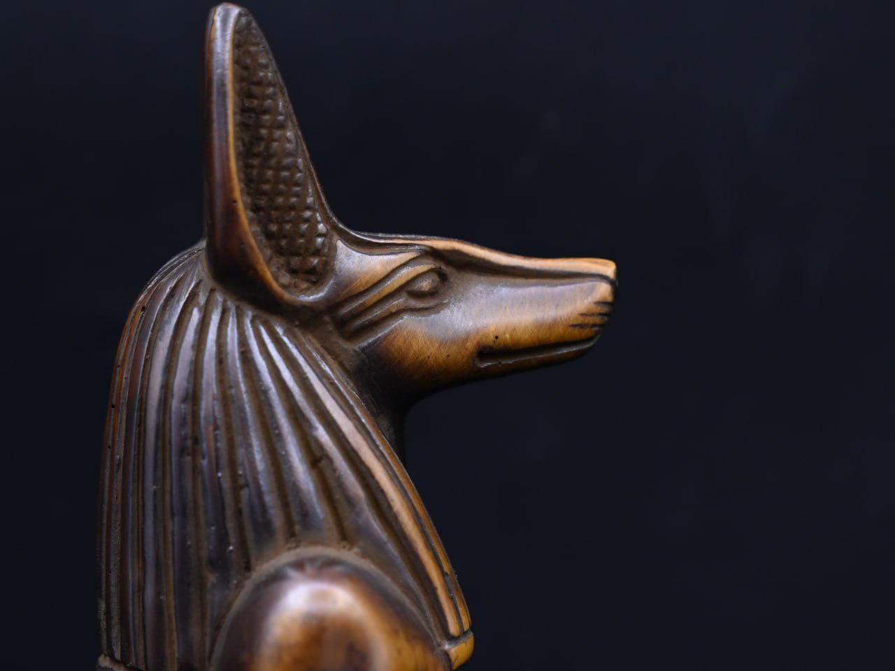Anubis Statue: Egyptian God of Protection, Brown Stone (23cm)