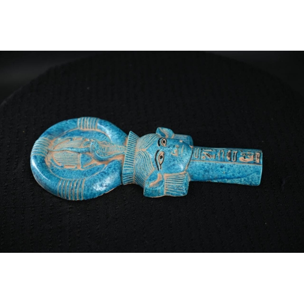 Hathor Mask: Egyptian Goddess Sculpture, Ancient Deities - صورة إضافية 2