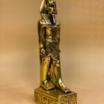 King Tutankhamun Statue: Gold Leaf Egyptian Decor - صورة إضافية 4