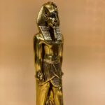 King Tutankhamun Statue: Gold Leaf Egyptian Decor - صورة إضافية 6
