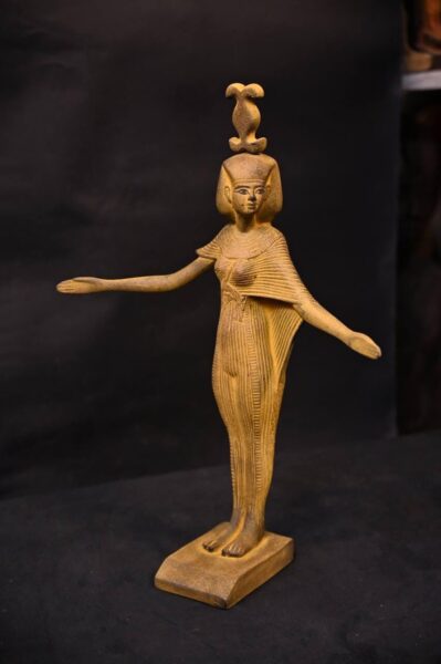 Neith Egyptian Goddess Statue: Ancient Mythology Sculpture - صورة إضافية 5