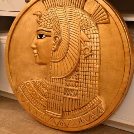 Queen Cleopatra Relief Disc: Egyptian Wall Art - صورة إضافية 2
