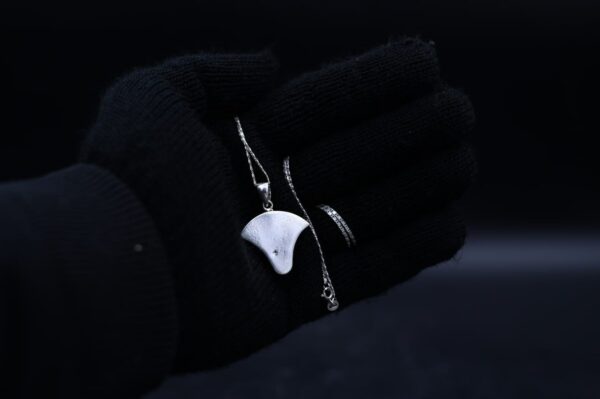 Silver Lotus Amulet - Egyptian Revival Pendant, Made in Egypt - صورة إضافية 4