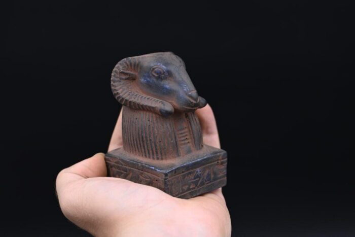 Stone Amun Statue: Egyptian God Replica - صورة إضافية 2