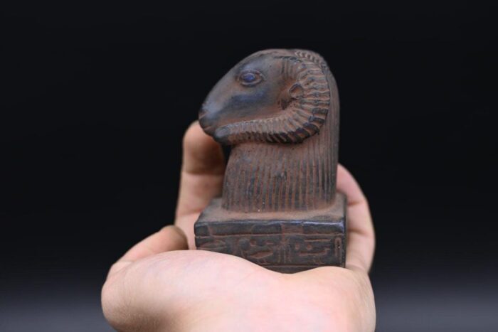 Stone Amun Statue: Egyptian God Replica - صورة إضافية 3