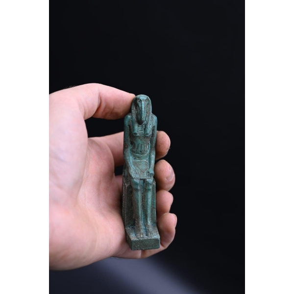 Stone Thoth Statue: Egyptian God of Wisdom Decor